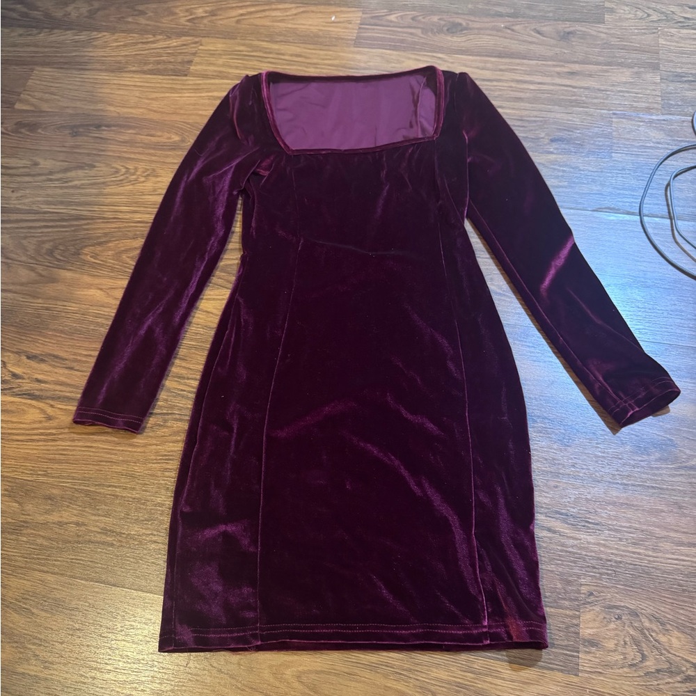 Elegant Velvet Long Sleeve Dress - Purple